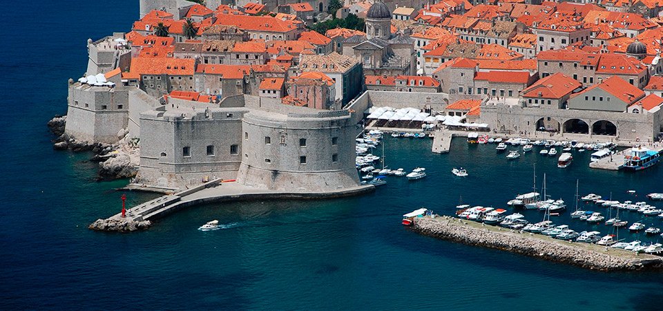 Dubrovnik, 42°38.452’N, 18°6.743’E