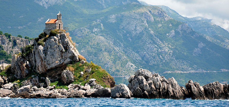 Katič Island, 42°11.819’N, 18°55.932’E