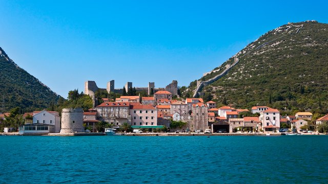Panorama city Mali Ston on the background of the fortress Tvrđava Koruna, Croatia - SimpleSail sailing routes